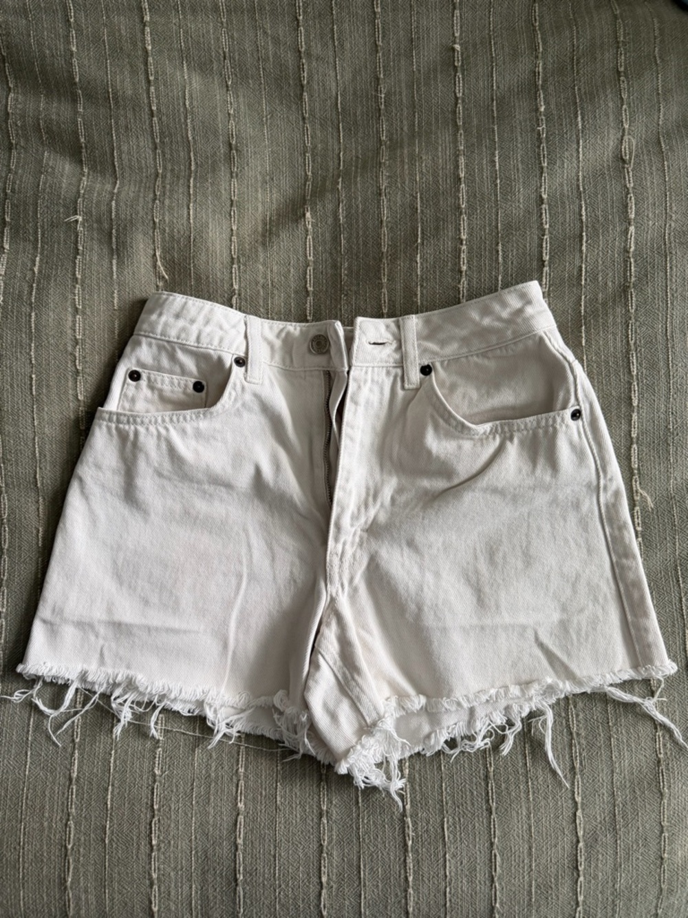 Topshop White Frayed-Hem Denim Mom Shorts